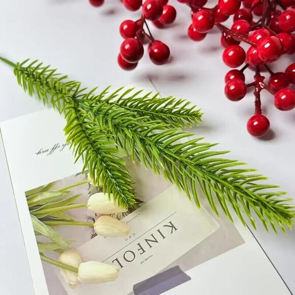 10pcs Christmas Pine Needle w/Red Berries Stem Picks DIY Winter Wreath Crafts - Picture 3 of 7
